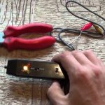 Voltage indicator with continuity test