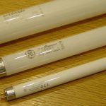 Marking of fluorescent lamps
